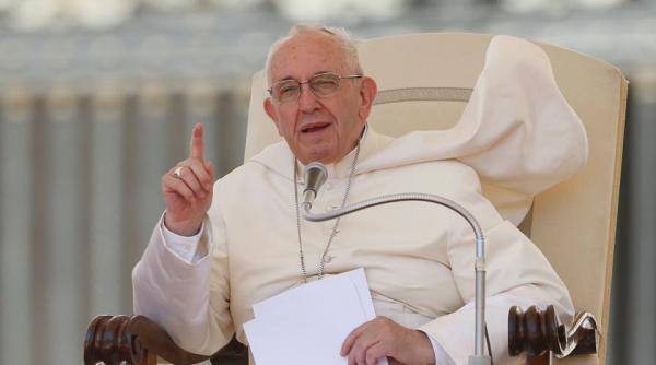 Papa Francisc, sfat pentru copii: Beţi un pahar cu apă când sunteţi nervoşi!