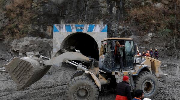 misiune esuata salvatori muncitori blocati tunel prabusit india