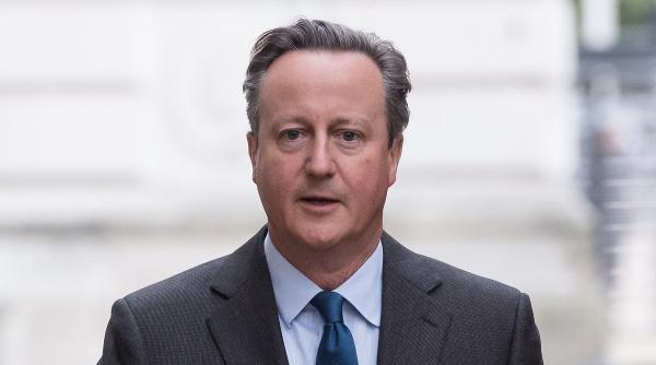 Prima deplasare a ministrului britanic de Externe Cameron, la Kiev