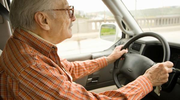 soferi varstnici doctor apti condus autovehicule