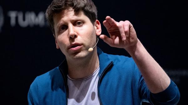 Compania care a creat ChatGPT l-a destituit pe Sam Altman, directorul general al OpenAI