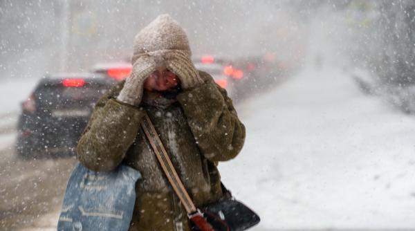 Cod portocaliu de precipitații în 6 județe și de viscol în 23 județe. Va ninge în Capitală și se va depune strat de zăpadă. Iată lista zonelor afectate