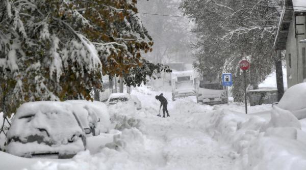 Alertă meteo ANM imediată! Iată lista localităților afectate de ninsori și viscol