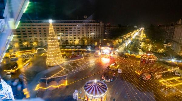 S-au aprins luminițele de Crăciun, în Capitală! Decorațiunile și ghirlandele de pe principalele bulevarde au costat 5 milioane de lei