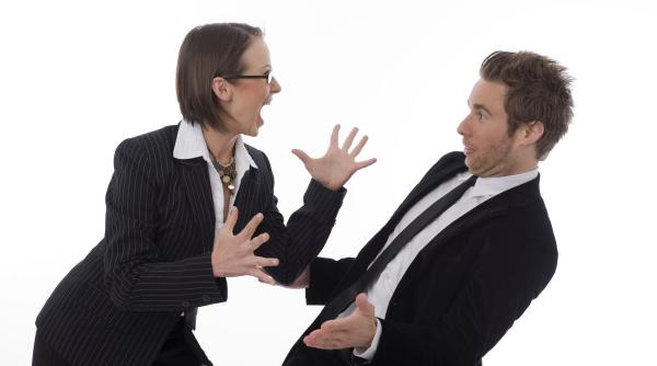 12 fraze folosite des persoane inteligenta emotionala scazuta