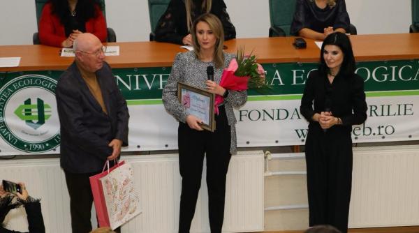 personalitatile feminine gala green woman 2023