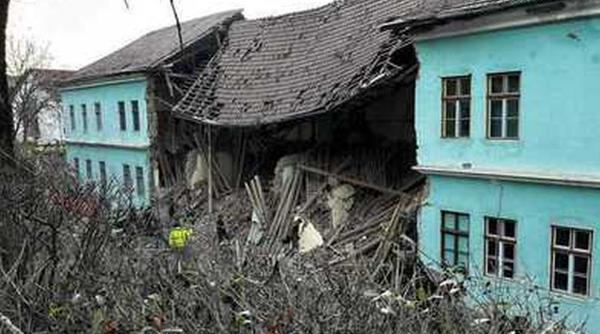 tragedie odorheiu secuiesc elevi internat prabusit vazut peretii incep crape nu timp fuga