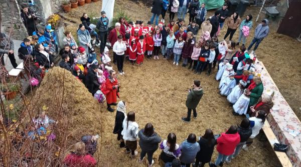 scoala altfel la colindat prin sat