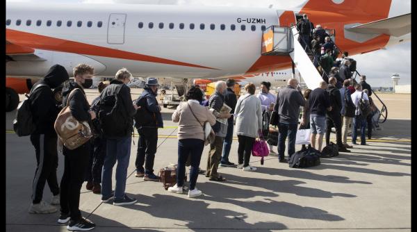 10 cele mai stresante aeroporturi din lume. De ce să le eviți de sărbători