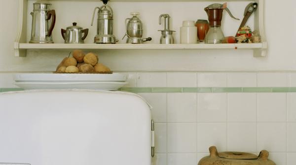 11 lucruri niciodata asezate deasupra frigiderului risc incendiu