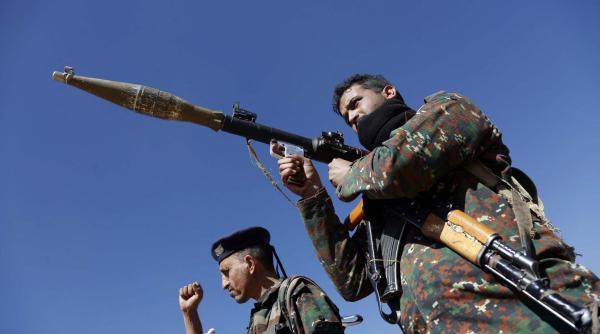 o nava detinuta de sua a fost lovita de o racheta in largul coastelor yemenului