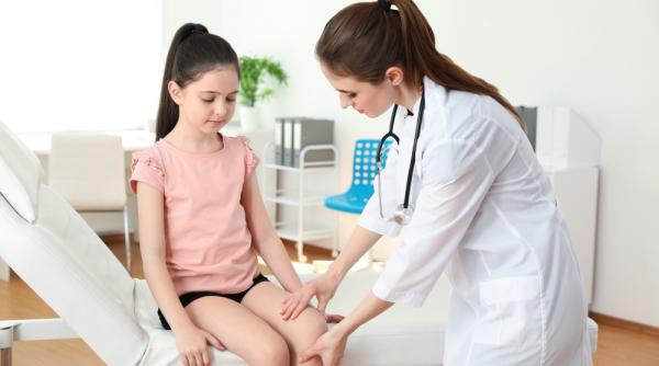 riscuri pubertate precoce sanatate atentie parinti