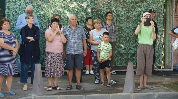 saracie romani bani asigurari fond pensii economii