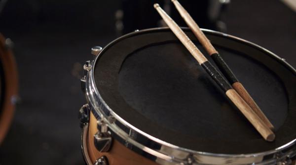 4 lucruri importante pe care ar trebui sa le stii despre instrumentele muzicale de percutie