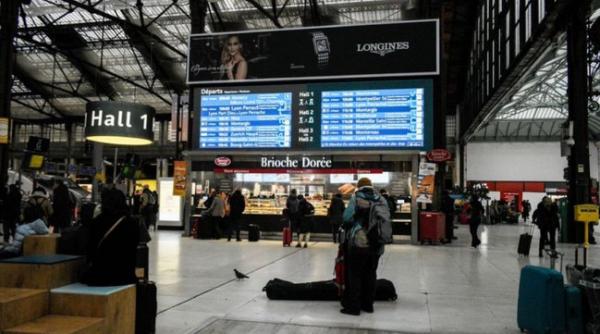 oameni injunghiati gara paris atac