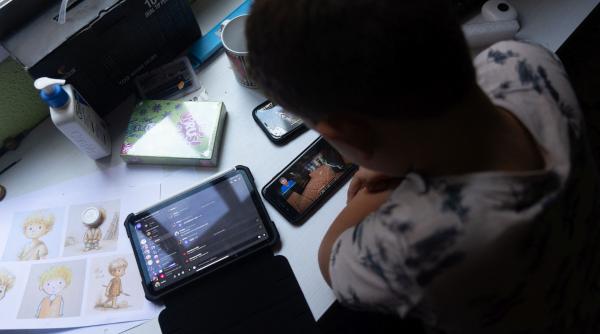 6 metode snu cresti copil dependent smartphone