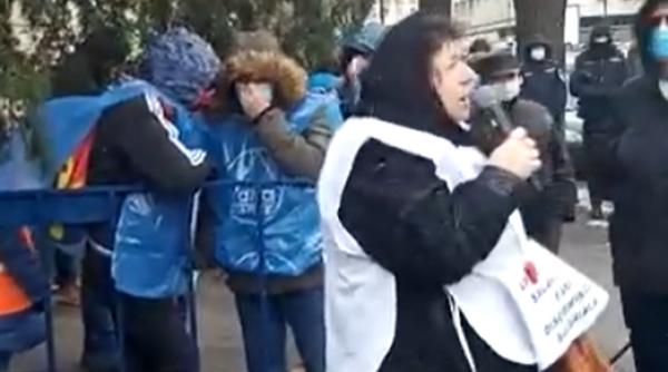 proteste asistenta sociala angajati strada minister munca salarii mici