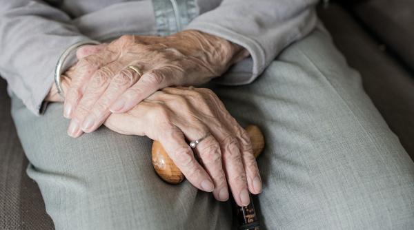 Descoperire în biologie. Care este vârsta maximă până la care poate trăi un om