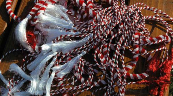 haideti la martisoare astazi este 1 martie