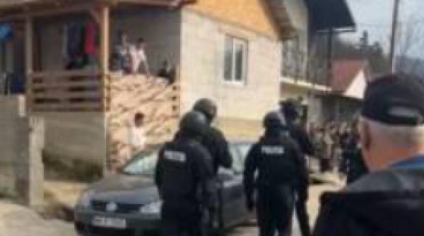 bataie lopeti topoare maramures 30 scandalagii mascati chelinta