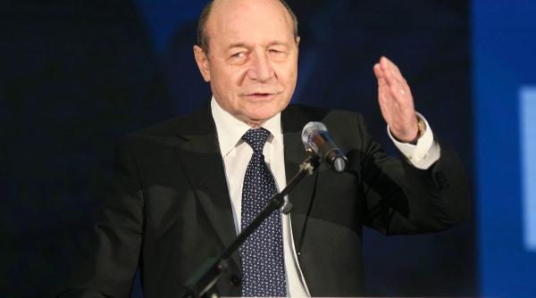 basescu fan nicusor dupa ce i a prescris 3 ani de puscarie