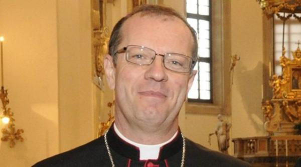 papa francisc a numit nuntiul apostolic in romania si republica moldova