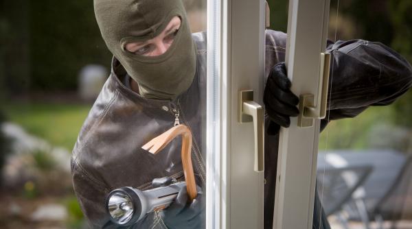 spargatori locuinte sector 5 bucuresti prinsi flagrant