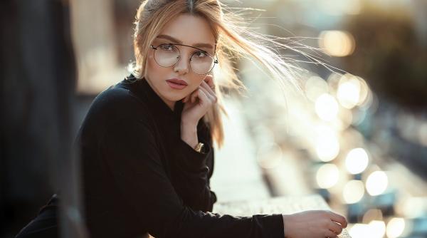 cum sa alegi rama de ochelari potrivita in functie de forma fetei