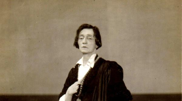 de ziua mondiala a teatrului muzeul tnb va invita sa aflati povestea costumului care a marcat destinul unui mare actor aristide demetriade in hamlet