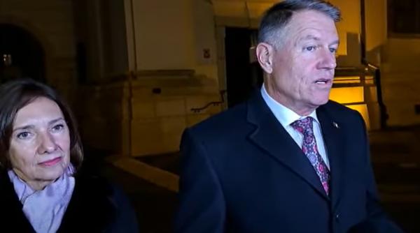 klaus iohannis carmen prezenti liturghie sibiu biserica piata mare