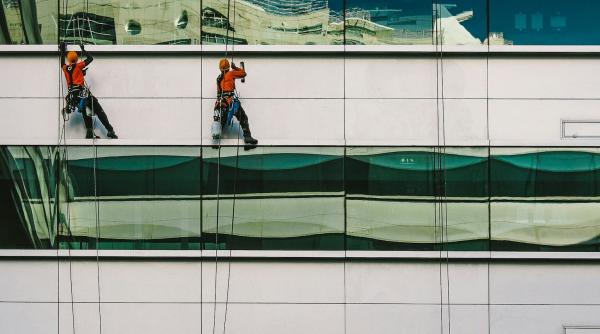 optimizarea procesului de curatenie a spatiilor mari economisirea timpului si resurselor