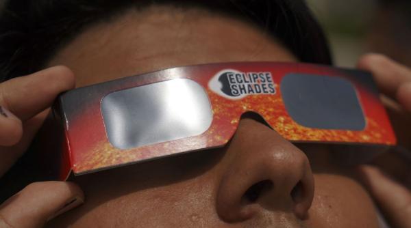 culori necesare eclipsa soare 8 aprilie 2024