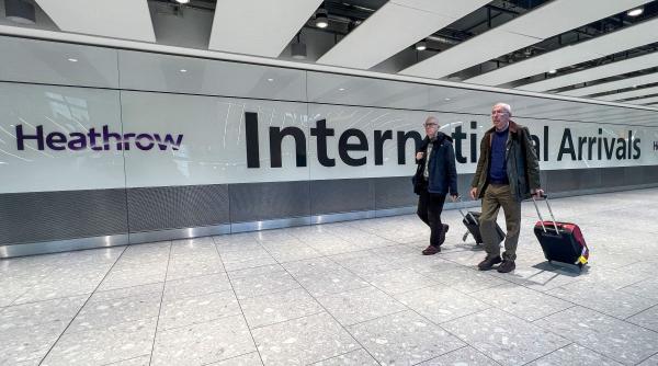 doua avioane lovit aeroport heathrow