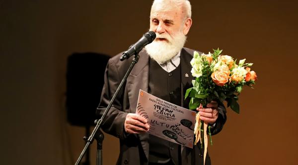 stefan caltia deseneaza diplomele galei premiilor radio romania cultural 2024