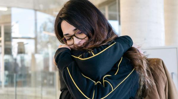 8 semne femeie atrasa abtine limbajul trupului