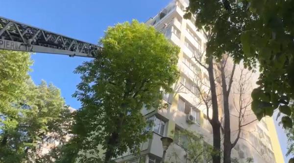 incendiu puternic apartament bucuresti evacuare autoscara