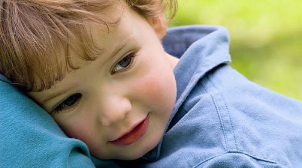 varsta copil singur acasa