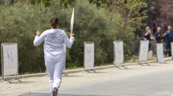 jo paris 2024 identitatile ultimilor doi purtatori tortei olimpice grecia