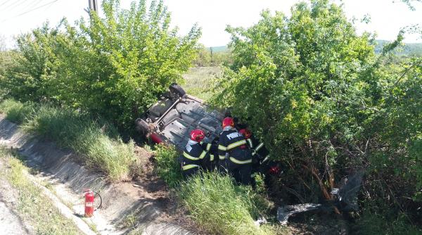 accident arges masina 3 copii rasturnat sant