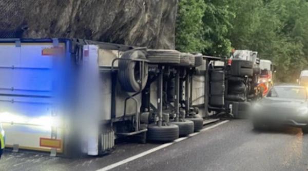 camion incarcat inghetata rasturnat sosea valcea