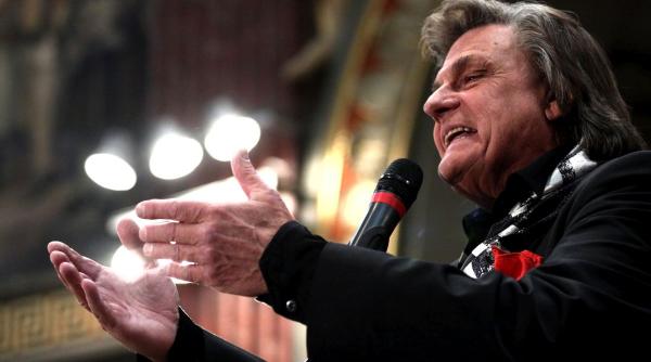 operatie florin piersic proteza spitalul foisor