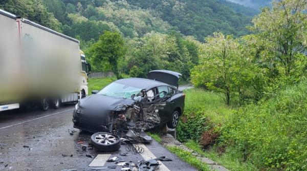 accident raniti tir masina mica valcea