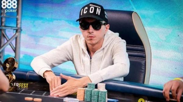 p importanta hainelor pe care le porti la poker ce spun despre tine