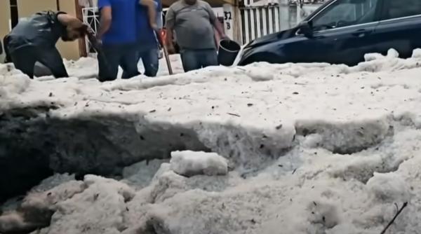 tone gheata grindina metru strazi mexic