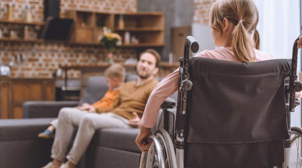 parintii copii handicap munca acasa