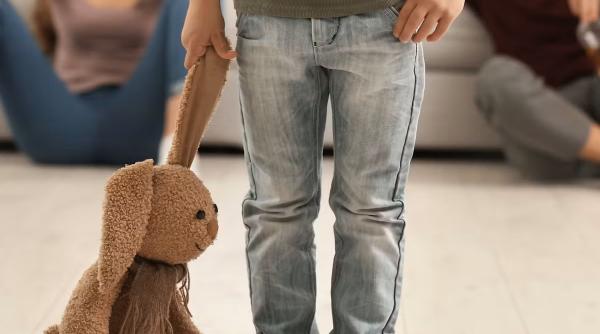 pedepse parinti abuz copii fizic psihic inchisoare