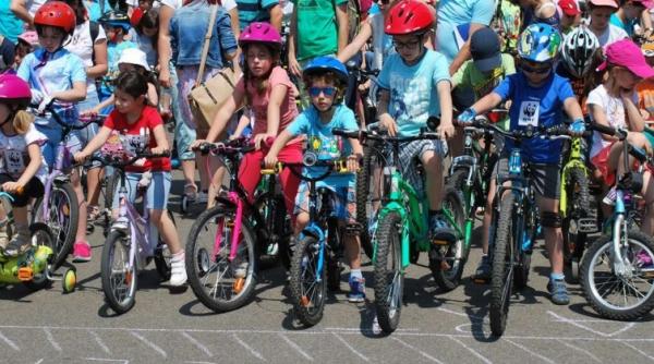 stb statie parada micilor biciclisti