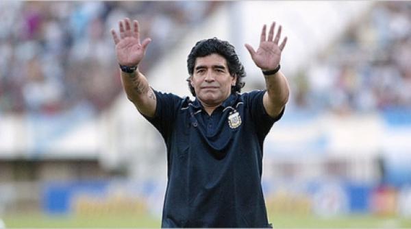 mostenitorii maradona blocare vanzarea trofeului ballon d or 1986