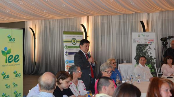 manifest green woman lansat de ziua mediului lavinia sandru doar impreuna putem face fata provocarilor si crea un viitor mai bun