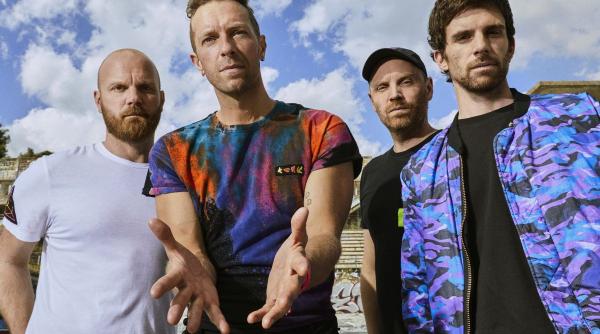 organizatiile din domeniul mediului si al sustenabilitatii au transmis un mesaj video trupei coldplay inaintea concertelor din 12 13 iunie
